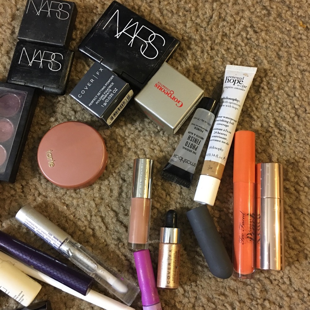 Makeup bundle - Picture 3 of 4